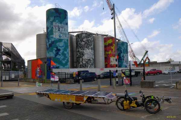NZ: Solatrike in Auckland, Silos