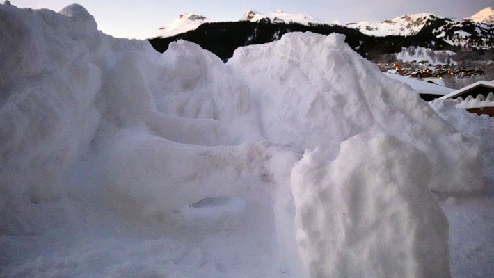 Snow sculpture: "Reclining Angel"