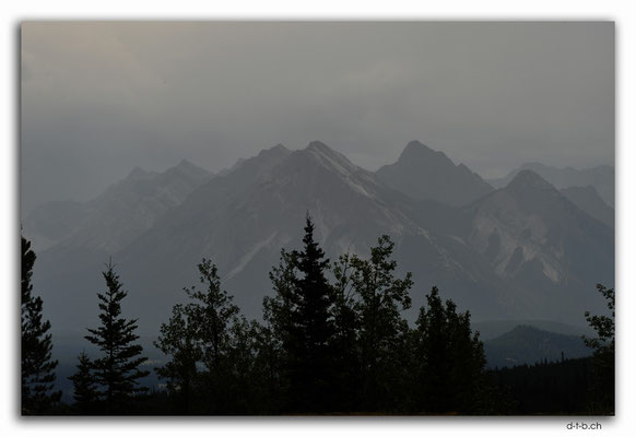 CA0598.Rocky Mountains in the mist