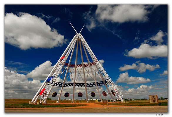 CA1029.Medicine Hat.Saamis Tepee