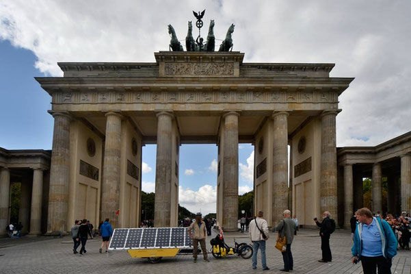 DE: Solatrike in Berlin, Brandenburger Tor