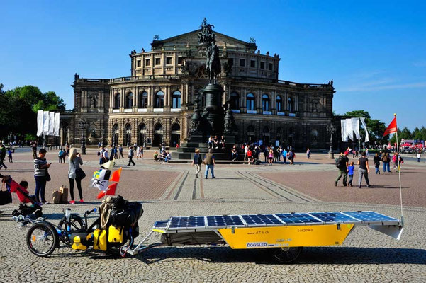 DE: Solatrike in Dresden,Semper Oper