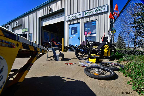 CA. Repairs at RENU Cycles in Leduc