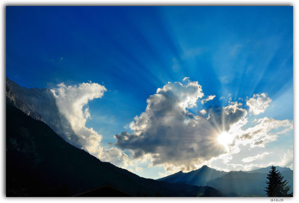 GW0576.Wolke über Tschuggen