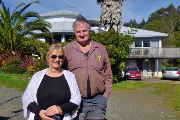 NZ:Bombay Hills, Nick & Ngaire