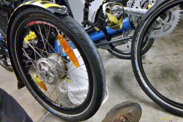 NZ: Solatrike, Vorderreifen muss gewechselt werden