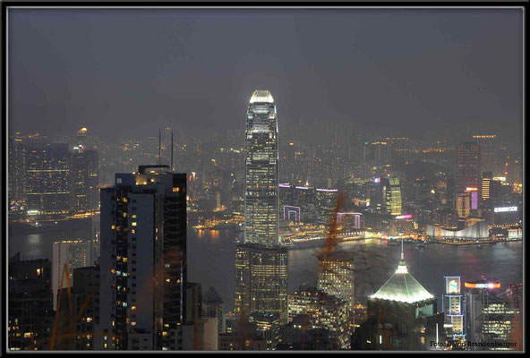 C2738 Hong Kong Victoria Peak by night