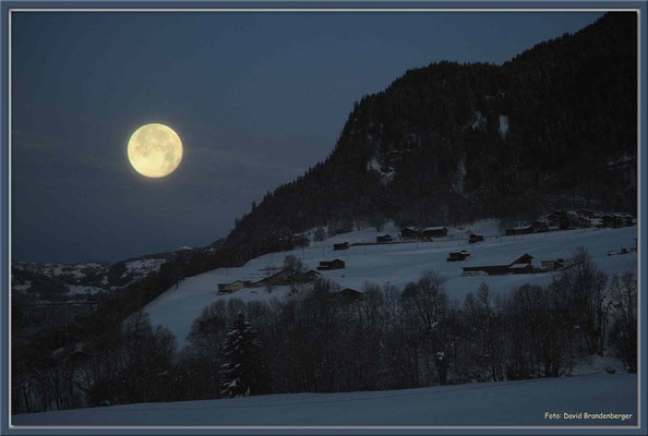A0315.Klosters Dorf mit Mond