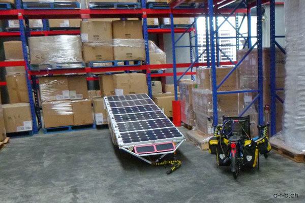 NZ:Auckland.Solatrike in der Lagerhalle zum abholen bereit.