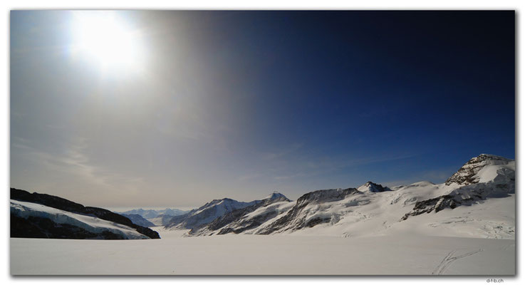 GW0227.Jungfraufirn mit Sonne im Saharastaub