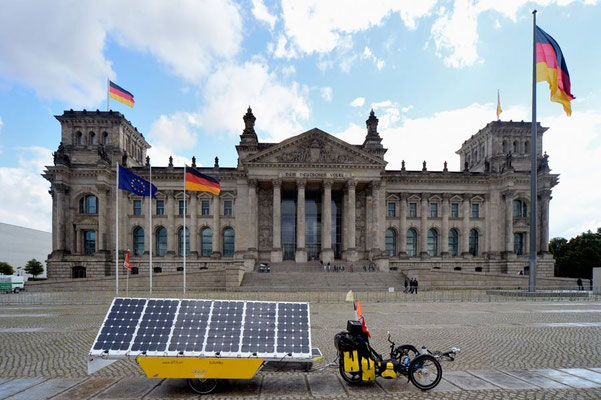 DE: Solatrike in Berlin, Bundestag