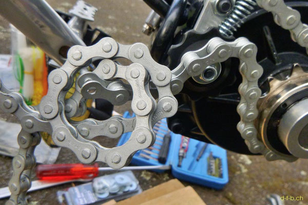 NZ: Solatrike, Kette verbunden mit "Knoten"