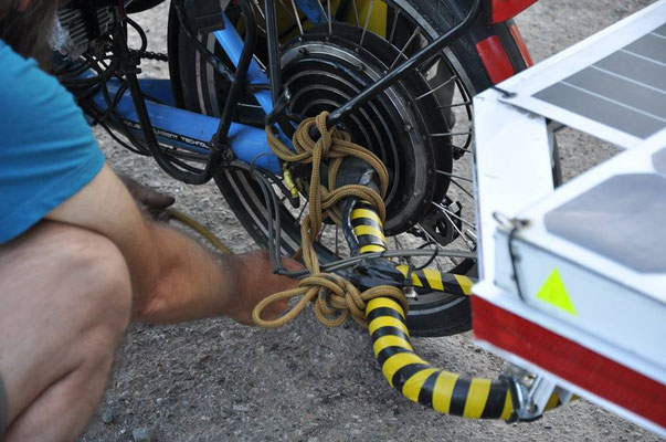 KZ: Notreparatur mit Seil. (Foto: Tobias)