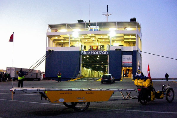 GR: Solatrike in Kreta,Heraklion vor der Fähre nach Piräus