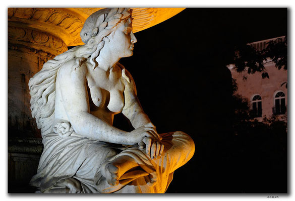 HU045.Budapest.Brunnenfigur