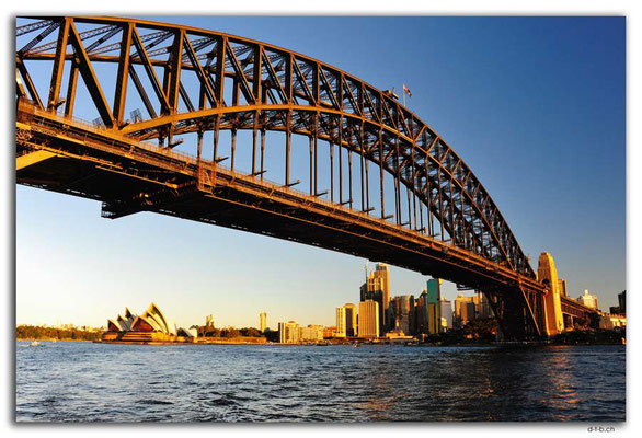 AU1653.Sydney.Opera House & Harbour Bridge.Milsons Point