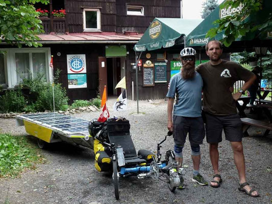 CZ: Chata Prasiva. d-t-b mit Host Martin