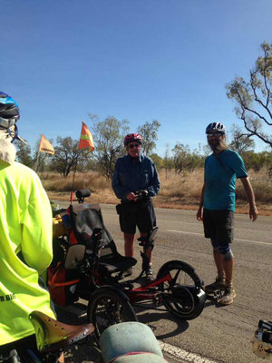 AU: Meeting Herb, another Triker, on the road. (Photo: Diana)