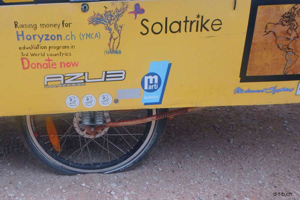 AU: Solatrike Trailer with flat tire