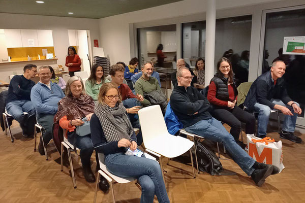 Besucher in der Manegg / Visitors at the Show in Manegg