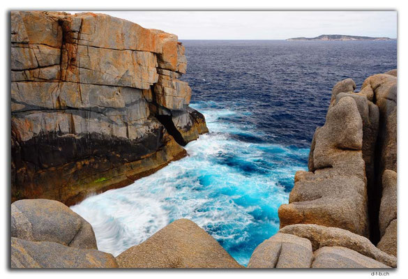 AU0809.Albany.Torndirrup N.P.The Gap