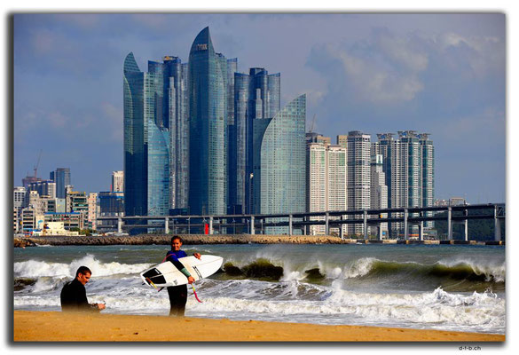 KR0223.Busan.Wellen am Gwangalli Beach