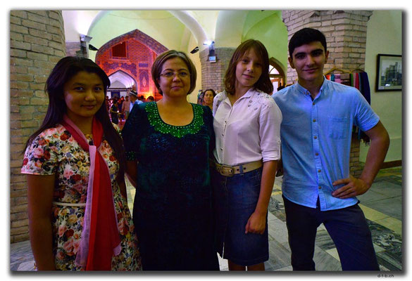 UZ0090.Samarkand.Registan.Usbeken