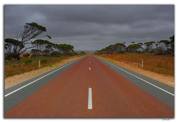 AU0960.Eyre Highway