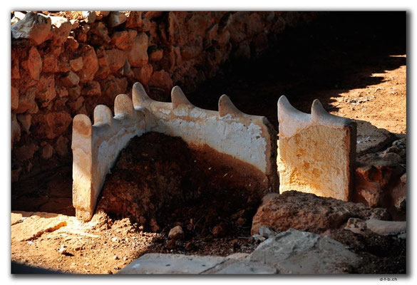 GR0550.Malia.Haus mit Hörnerverzierung