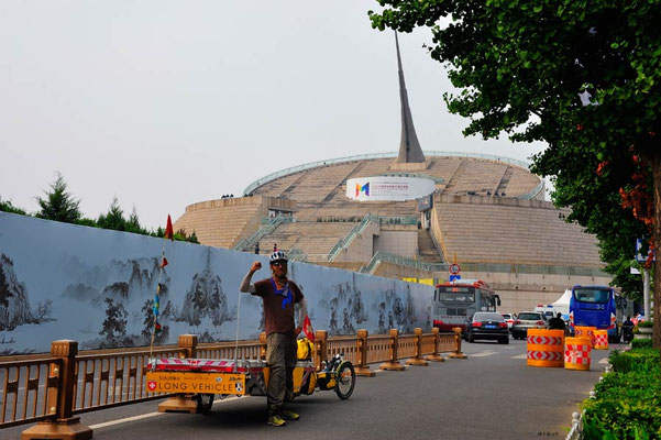 CN.Peking.Solatrike beim Millenium-Monument