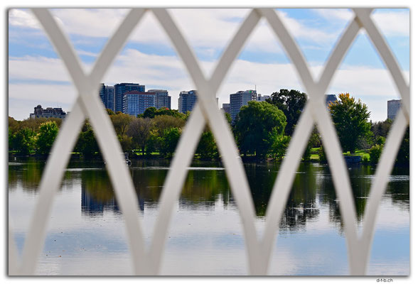 CA0884.Ottawa.Rideau River