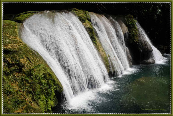 JM008 Reach Falls