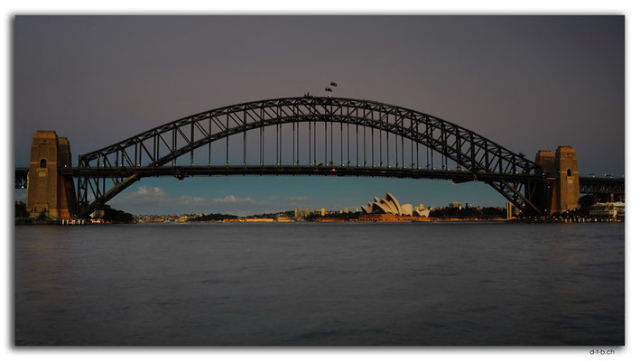 AU1661.Sydney.Opera House & Harbour Bridge.McMahon Point