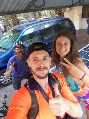 AU: Darwin, Get ready to go. (Photo:Ludovic)