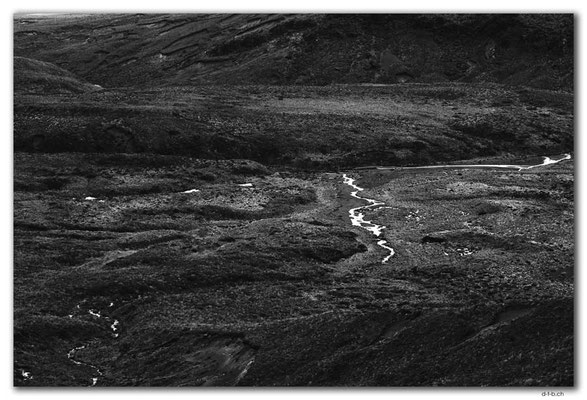 NZ0293.Tongariro N.P. Stream in the rocks
