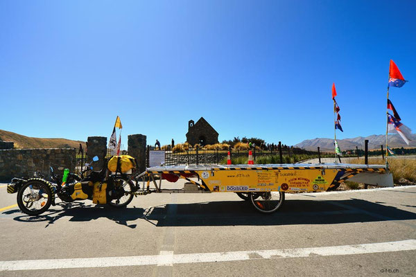 NZ: Solatrike bei Kirche des guten Hirten in Lake Tekapo