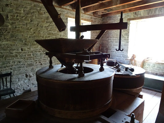 Black Creek Pioneer Village: Blick in die Wassermühle Roblin's Mill.