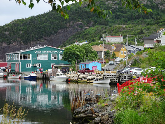 Urlaub in Neufundland: Die Brauerei ist ein markanter Punkt in Quidi Vidi.