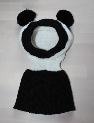 Pandamütze aus reiner Synthetik; 45 €