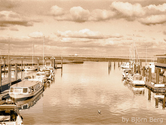 vintage looking marina copyright @Björn Berg