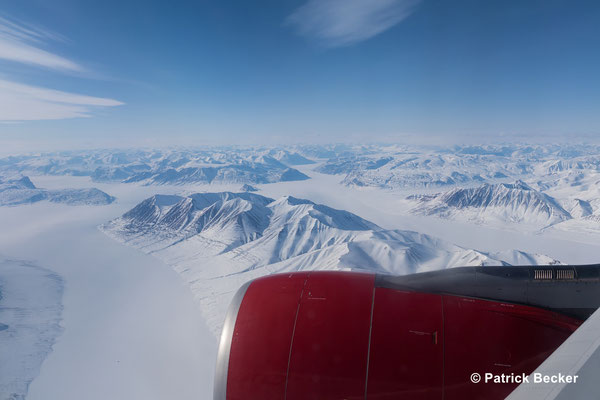 Über der wunderschönen Landschaft von Grönland