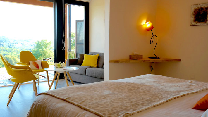 Villa Lascaux Suite 1, großes Bett