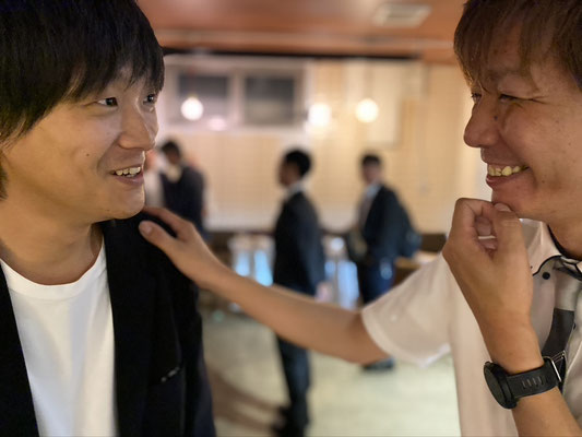 やたら仲がいい