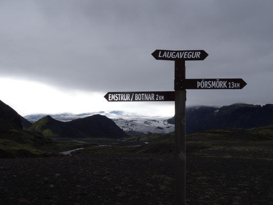 Immer wieder zu sehen: Gletscher, manchmal über einem Vulkan, wie z.B. beim Eyjafjallajoekull.