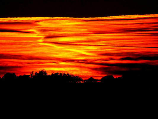 Kein Lavasee, sondern der Himmel kurz nach dem Sonnenuntergang am 7.Januar 2020.