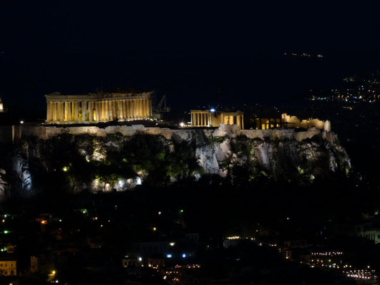 Nächtlicher Blick auf die Akropolis vom Likavitoshügel.