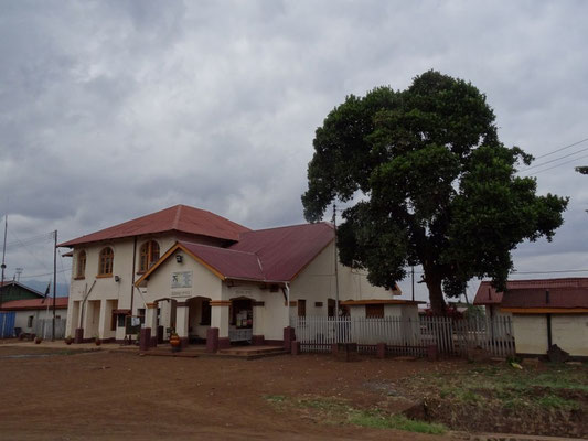 Der wiedereroeffnete Bahnhof der Bahnstrecke nach Dar es Salaam.