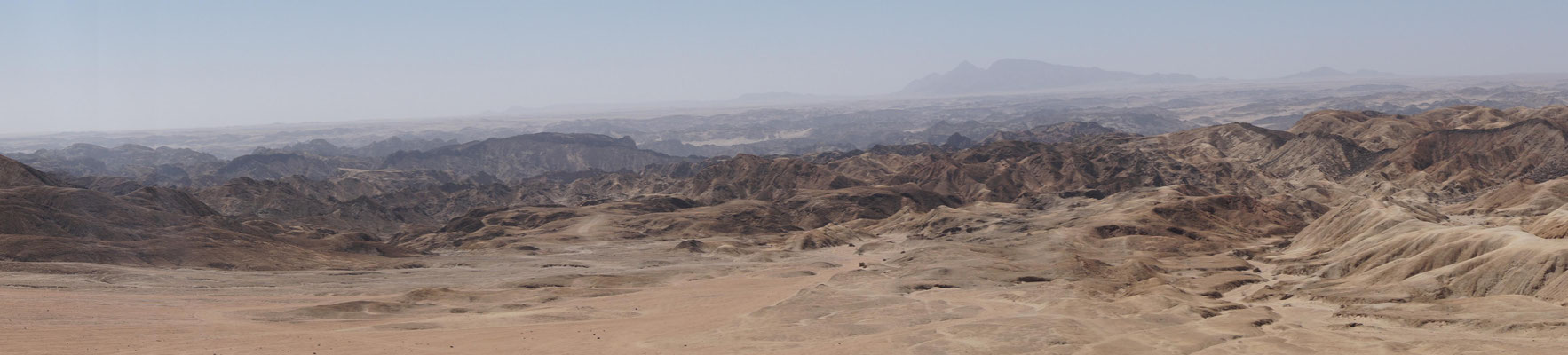Die sogenannte Mondlandschaft auf der Fahrt nach Swakopmund.