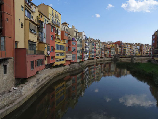 Flussufer in Girona.
