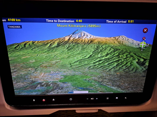 Der Flug hat gefuehlt wieder viel zu lange gedauert. Ich versuchte meine Ungeduld zu kontrollieren.